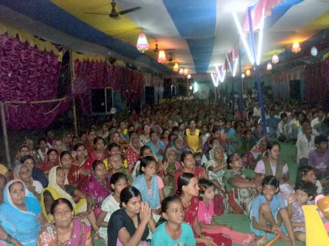 Large audience at Silaw Prawachan event