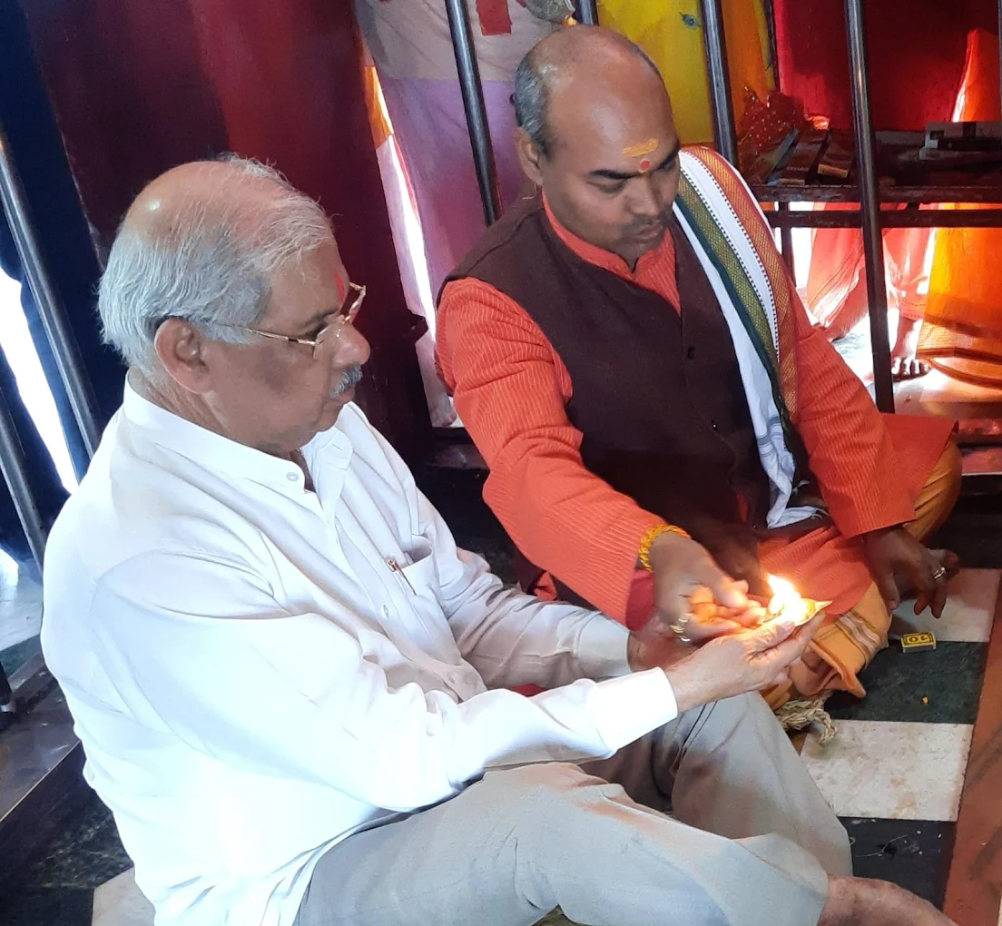 Dr. Dadhichy performing puja ceremony